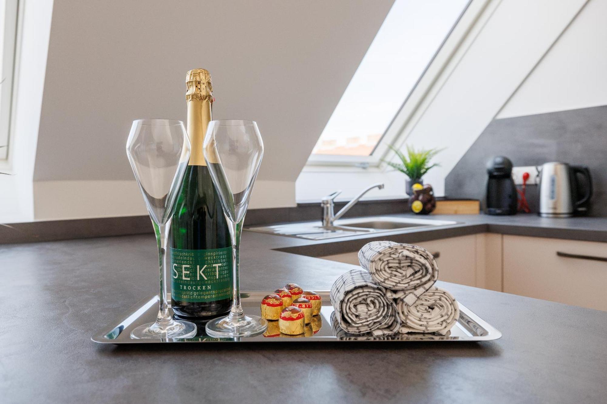 Symphony Apartments 38 - Modern Loft With Terrace And Grill In Central Location Wien Eksteriør billede